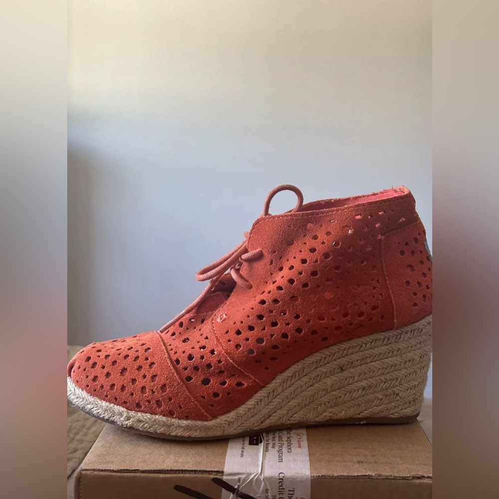Toms orange Suede Wedge Booties, Size 7.5 - Picture 8 of 9